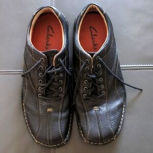 Clarks shoes, size 11M, black